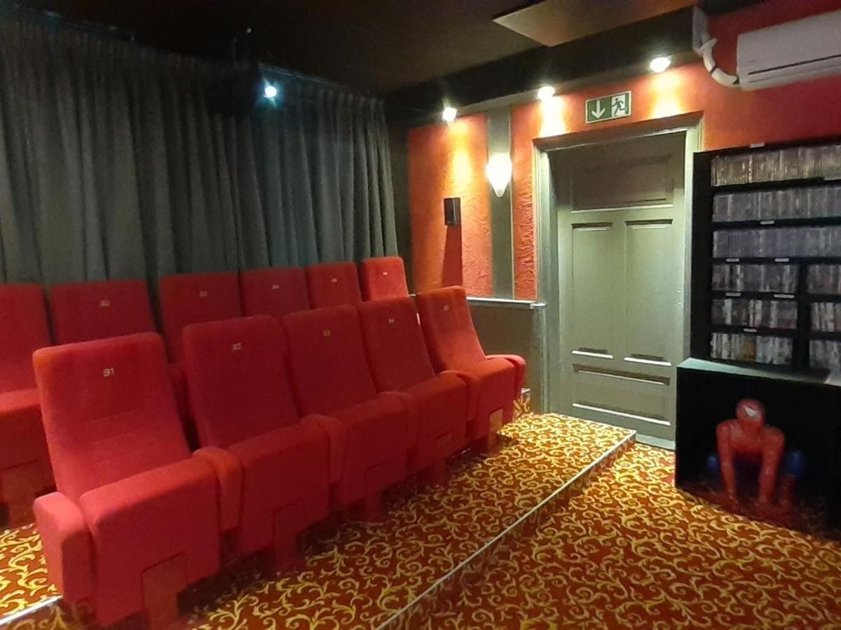Heritage Villa With Home Cinema Sauna Treuen Exteriör bild