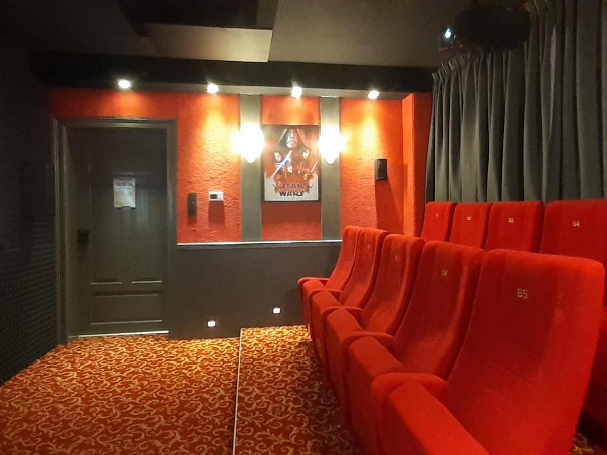 Heritage Villa With Home Cinema Sauna Treuen Exteriör bild